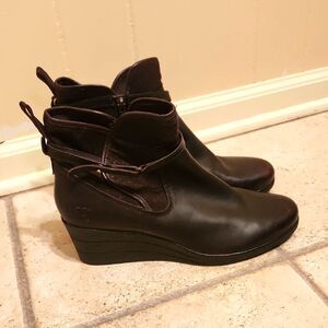 Ugg Women's "Emalie" Brown Suede & Leather Wedge Heel Ankle Boots Size 12